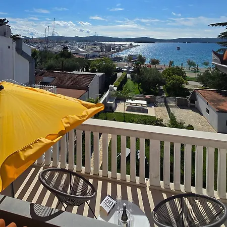 Lovely In Biograd With House Sea View Апартаменты