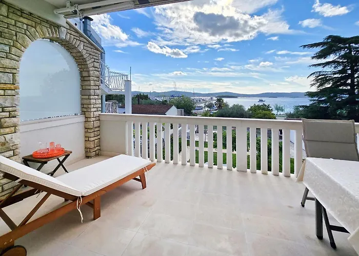 Lovely In Biograd With House Sea View Appartement Biograd Na Moru